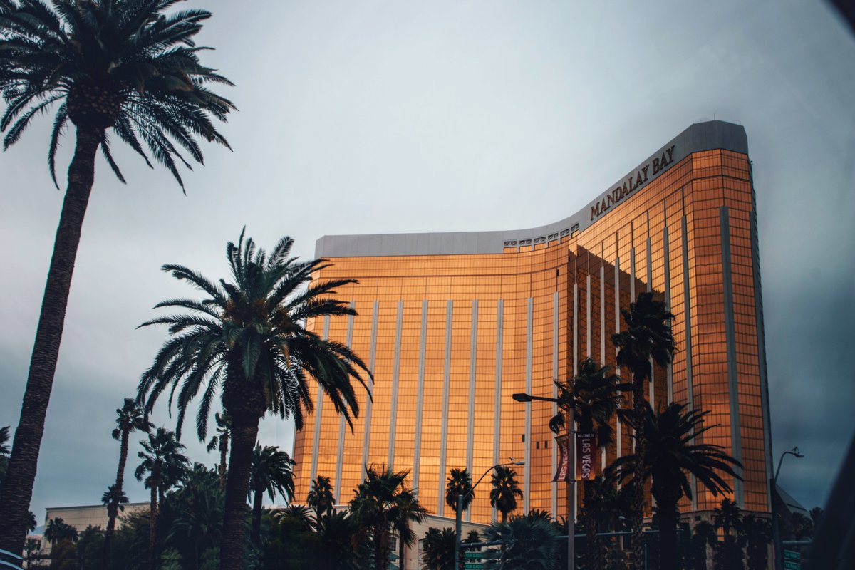 Salesify's tweet photo. Counting the days down to annual @siriusdecisions summit in fabulous Las Vegas! Only a week to go and we will all gather in the splendid @MandalayBay resort. So excited for #SDSummit and some fun! #b2bmarketing #demandgeneration #b2bleadgeneration https://t.co/XZiIUVbtmo