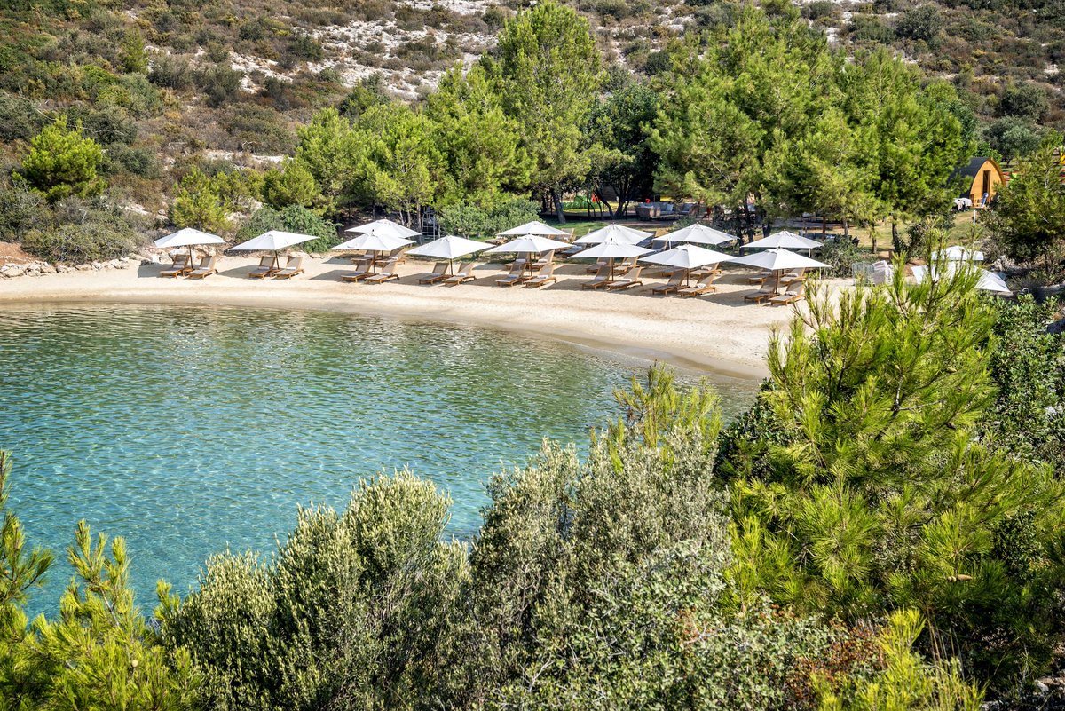 PerowneInt's tweet photo. Opening today, @SSKaplankaya is a short hop from Bodrum and captures the glamorous lifestyle of the Mediterranean. The resort will become @Six_Senses_ flagship destination spa hotel, and see the launch of its new anti-aging and holistic programme ☀️ 🇹🇷 #perowneinternational https://t.co/30kaIZXlln