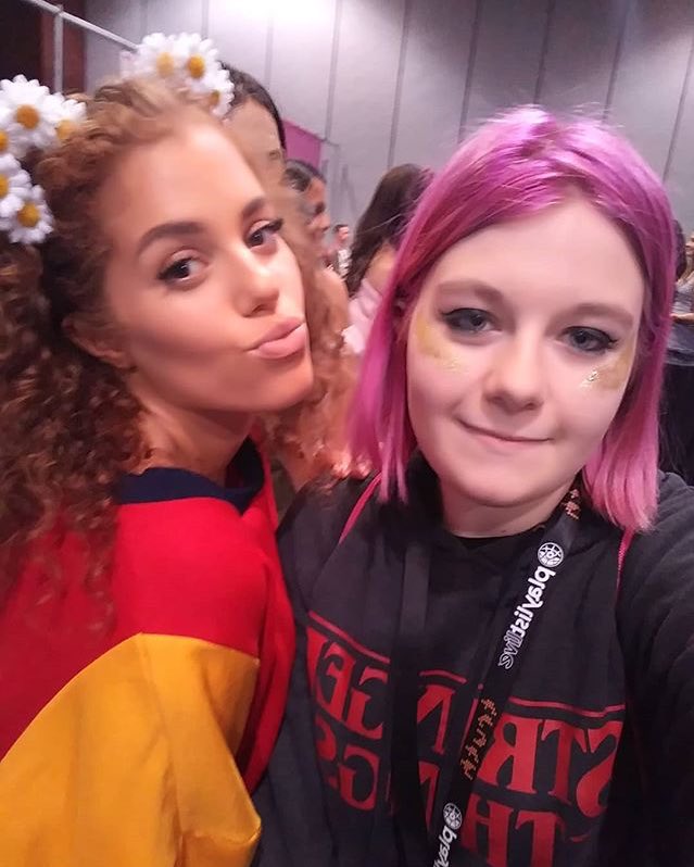 MahoganysUpdate's tweet photo. 📸@MahoganyLOX and fans at #PlaylistLive. https://t.co/PjQSC3CRrx