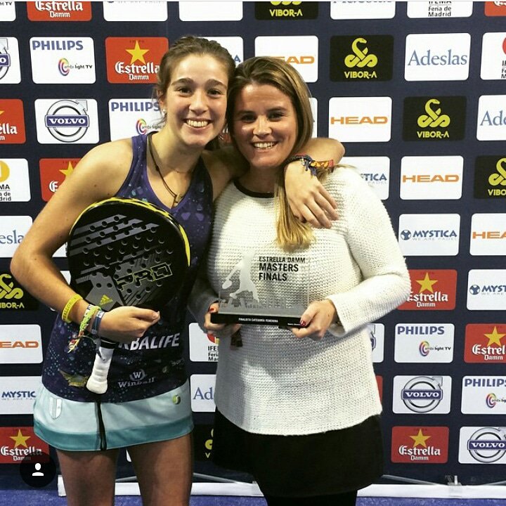 MartitaArmy's tweet photo. Hoy va por su confidente, su amiga, su familia, su indispensable, su fan numero 1, su amuleto de la suerte, su hermana mayor, su pilar, su reflejo, su referencia, SU TRUSS!Felicidades @pitaelisa Te deseamos todo lo mejor de este mundo! Te vemos en Zaragoza, compi!! Te queremos!! https://t.co/LmvjAMsfXv