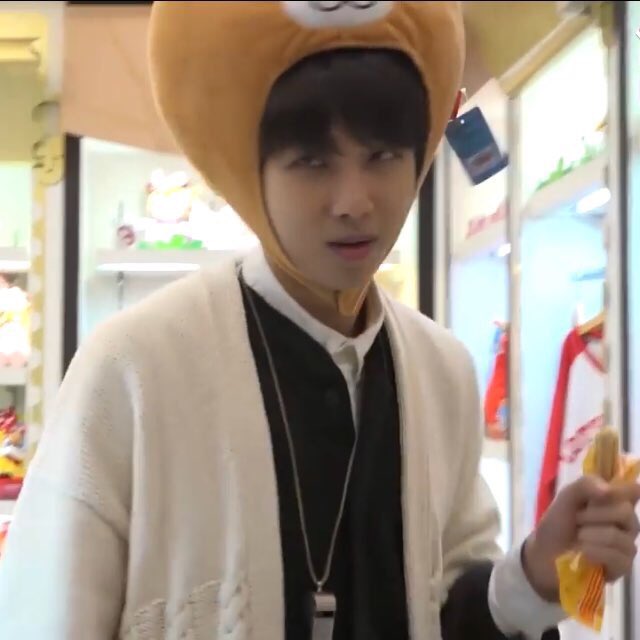 rmdoingthings's tweet photo. Kim Namjoon glaring. https://t.co/892mYBP4RF