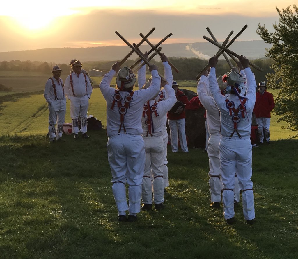 roxburghshire's tweet photo. #hartleymorris #coldrumlongbarrow #coldrumstones #Kent #MayMorning #mayday #bringinginthemay @ExploreKent @hartley_morris https://t.co/qVfkRn6U8Z