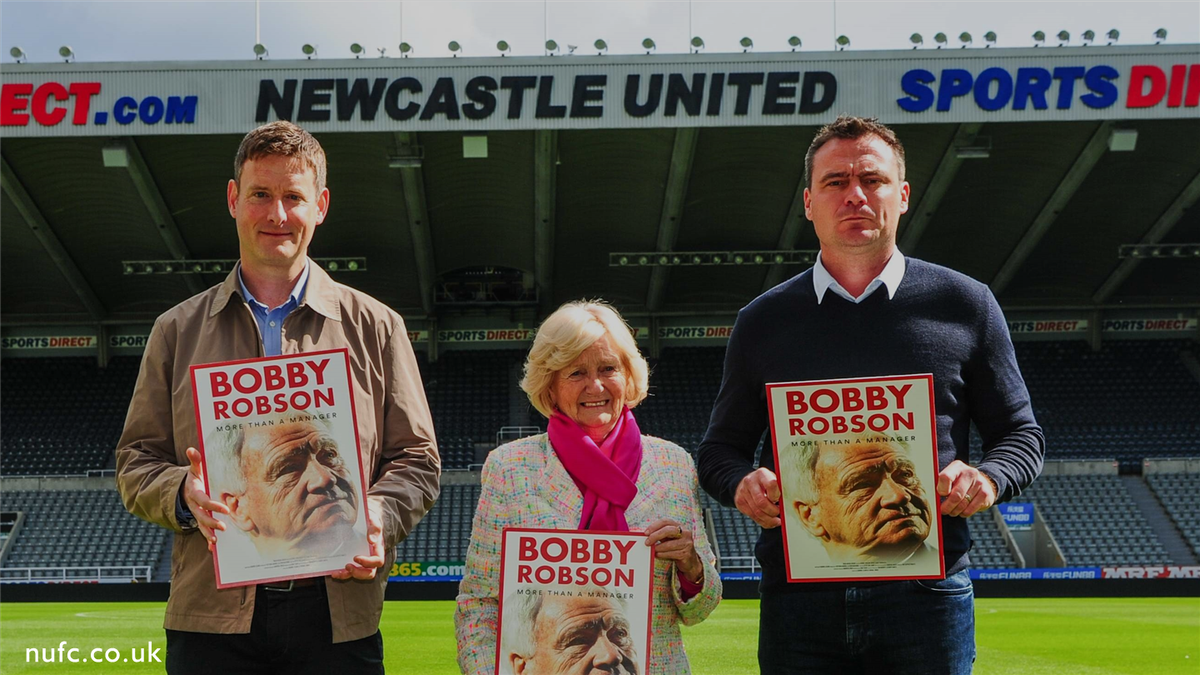 StJamesParkNE1's tweet image. 🎬 St. James' Park will host the world premiere of @bobbyrobsonfilm on 22nd May!

Details have now been revealed for the event and tickets are on sale at £20 - with £5 going to @SBRFoundation.

👉🏽 nufc.co.uk/news/latest-ne…