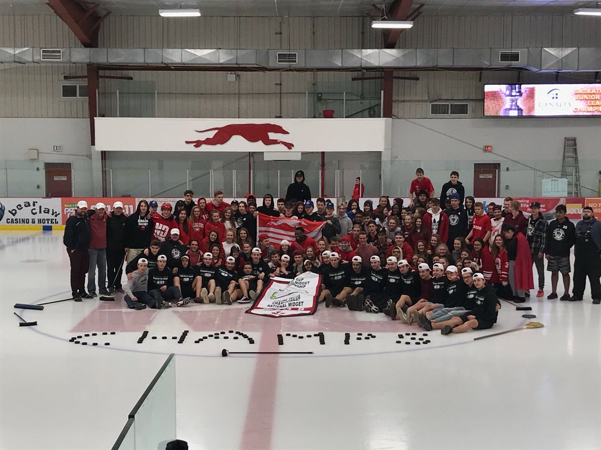 This is one of the many reasons why @NotreDameHounds is so special to us. The entire school met the @NDAAAHounds at the rink at 2:30am and gave them the most memorable welcome back from winning @HC_TELUSCup . This is something these boys will remember forever #HHH ❤️❤️🐾🏒