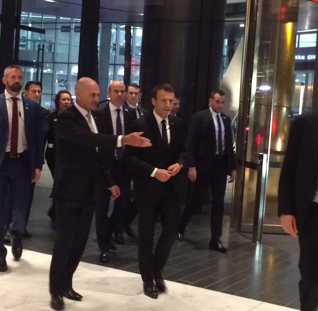 CatherineLehenF's tweet photo. #GSWSydney a brief exchange with @EmmanuelMacron in the Darling Harbour #Sofitel about @f_inge as part of the french delegation @GlobeWom reminding the @f_inge invitation @Elysee #SemaineIndustrie @INatividad @EBussenault @murielpenicaud @BrunoLeMaire @JulieBishopMP https://t.co/PMxMzhfQHP