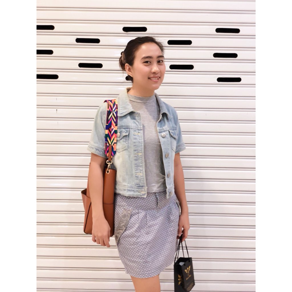 htunthanda1's tweet photo. Natural beauty look 🛍 https://t.co/OWmAj87Snq