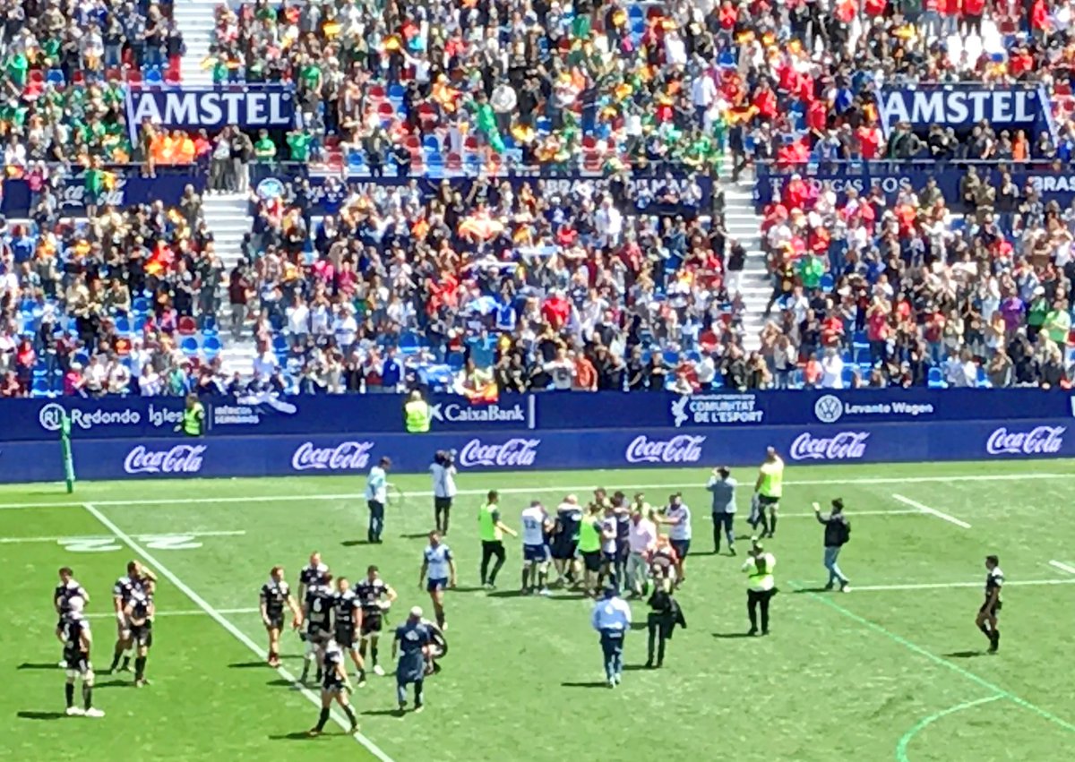 El oval no deja de rodar en la @cope_es Te esperamos en #3TCOPE137 con el campeón de #CopaRugby18 @Peisilongo la leona Lide Erbina, @lunalni <a href="/mar_rugby_rugby/">mar alvarez</a> <a href="/LorenaLofish/">Lorena Lofish</a> y nuestro TERTULIÓN copero y liguero con <a href="/furun15/">Felipe Rodríguez</a> <a href="/FermindelaCalle/">Fermín de la Calle🏉</a> y <a href="/davgar47003/">David García</a> 👉cope.es/programas/terc…