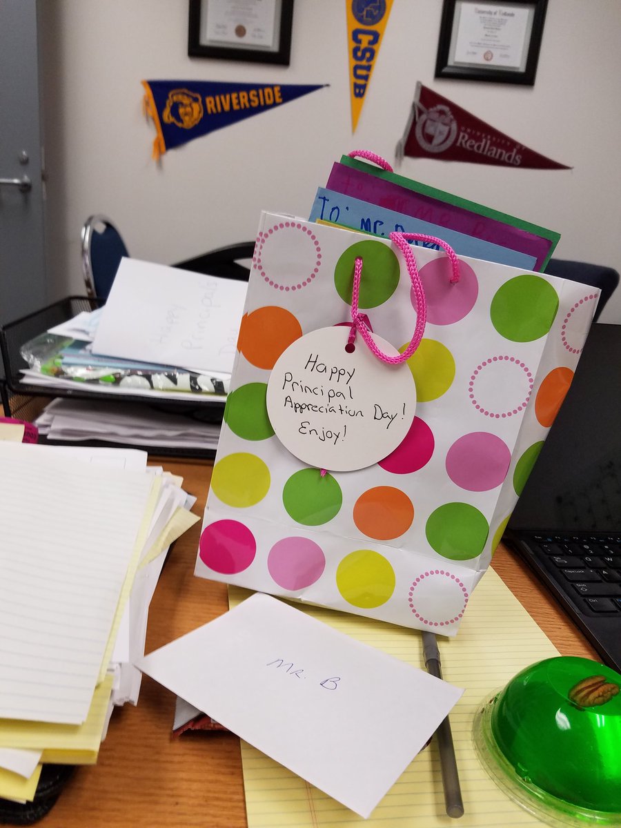 FUSD_Locust's tweet photo. Happy Principal Appreciation Day! @FUSD_Locust @FontanaUnified https://t.co/vo6etbU5lz