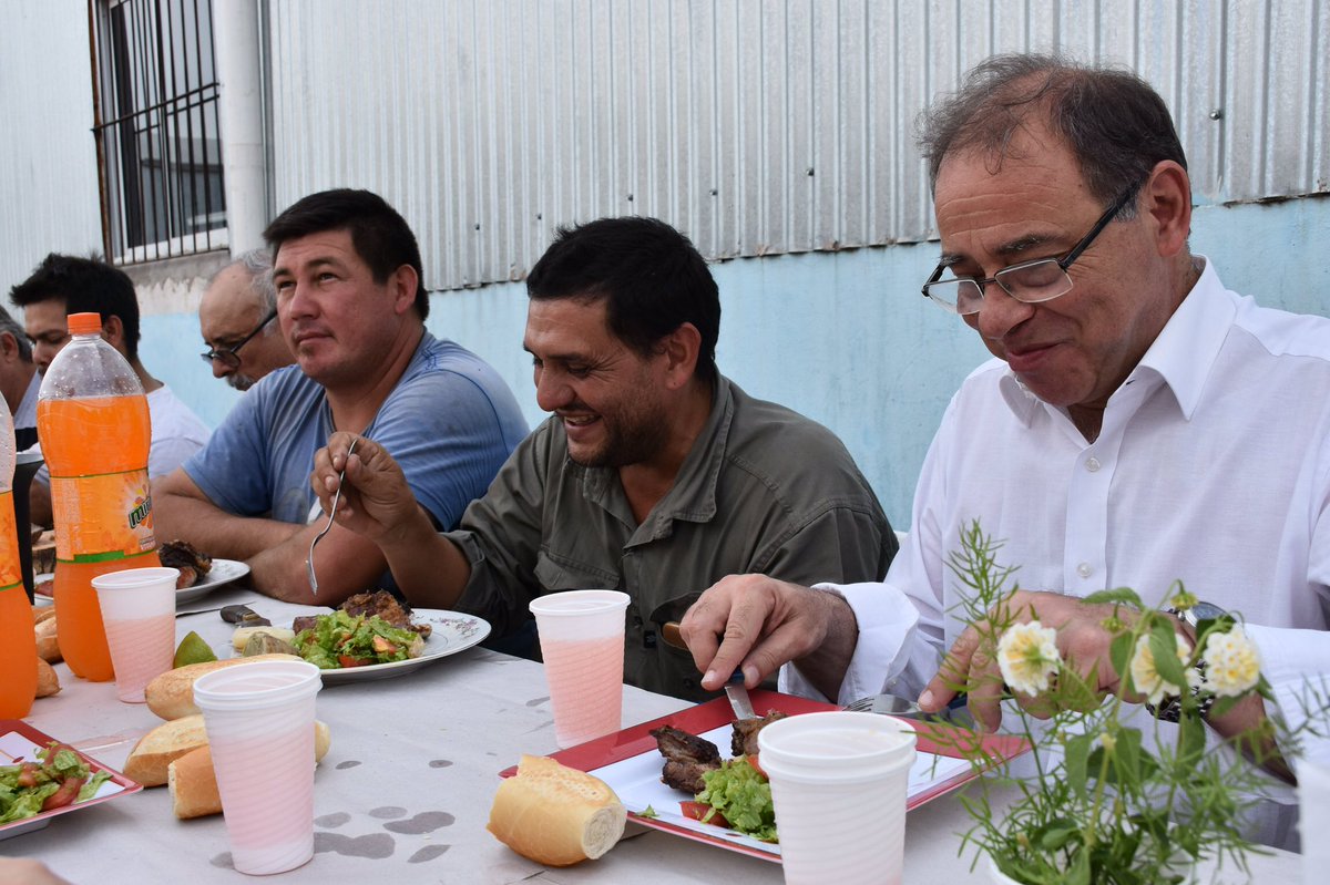 Festejando el Día del Trabajador en el obrador del 17 de Agosto. ¡Sigamos trabajando juntos por la Corrientes que todos queremos!