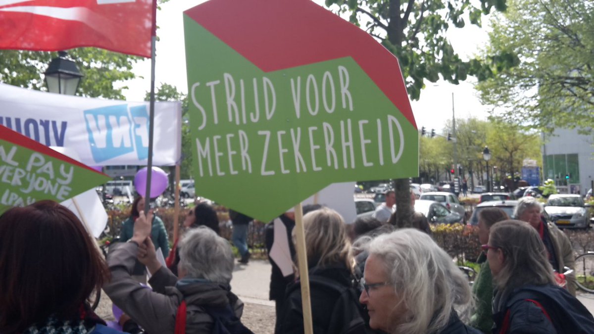genderplatform's tweet photo. Enorme opkomst #FNV @genderplatform groot voorstander 'gelijk loon voor gelijk werk' https://t.co/CvIyIk9BTu