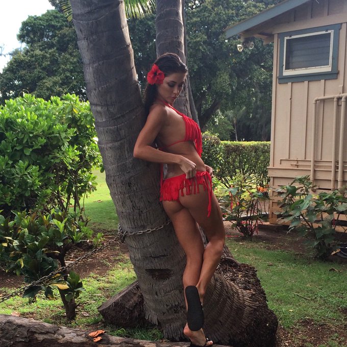 Hawaii vibes...see u soon. ?? https://t.co/ydRjAabf9H