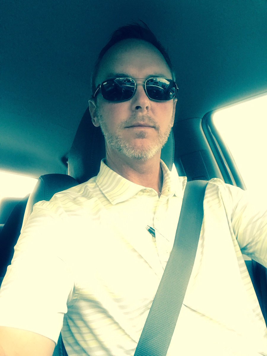craigcozby's tweet photo. Wearing yellow for little Rae today. #GDDawareness #RaesworldGDD https://t.co/oFxVyMn76h
