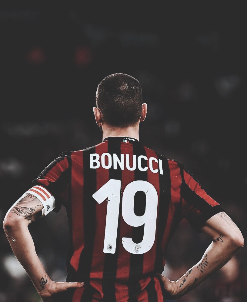 Wishing Leonardo Bonucci a very happy 31st birthday.  Club appearances: 329  Italian caps: 77  Trophies: 15 