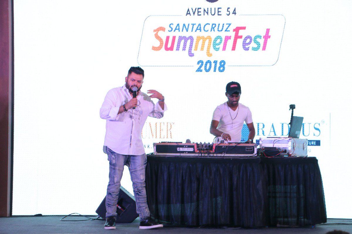 summerfest54's tweet image. What a fab day it was! Etiquettes, dancing and fitness, everything was full of enthusiasm. Fun is not over yet! We will come back tomorrow with full of entertainment. #Avenue54 #RadiusDevelopers #SantacruzSummerFest @Mickeymehta
@djakhtar @fitestee @_AshleyLobo @radiusdeveloper