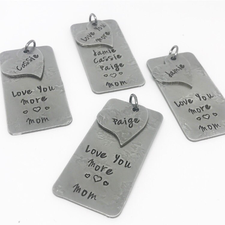 JPNinestyles's tweet photo. I get to be a part of some pretty amazing pieces ~ this is one of them for sure! A set for a mother and her three daughters ~ Love You More 💕

#loveyoumore #mother #daughter #love #family #customjewelry #handstamped #stainlesssteeljewelry #necklace #ninestyles https://t.co/lYPaiSZ5uW