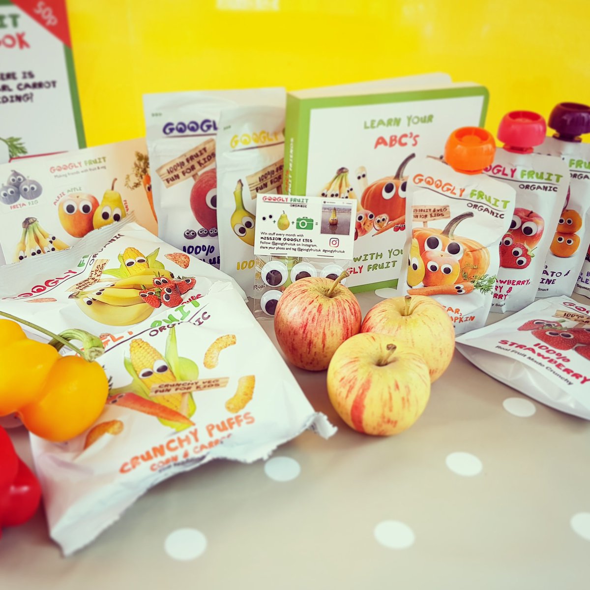 mummyandmemag's tweet photo. What a gorgeous parcel of fruity goodness from @GooglyFruitUK for our testers! https://t.co/ljEMITaUa0