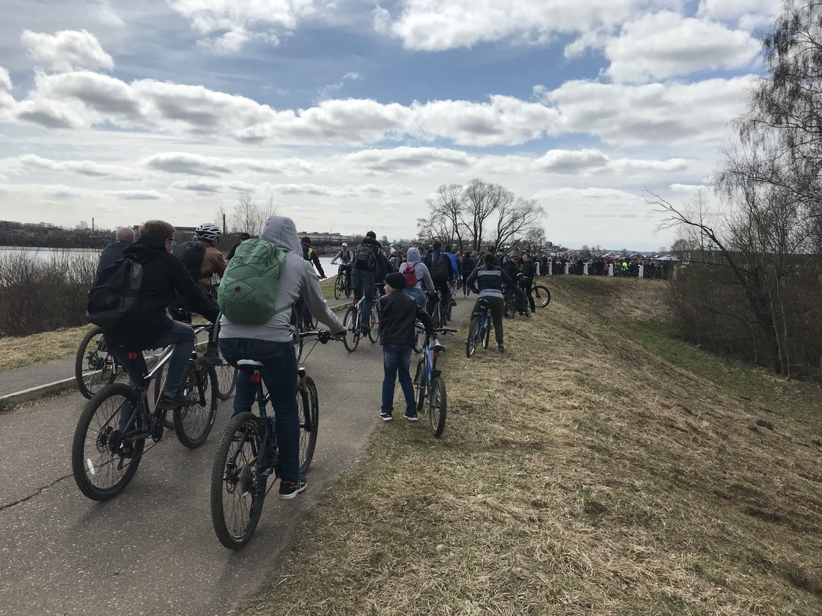 Root_Denis's tweet image. Открытие велосезона 2018 в #Кострома Маршрут Филармония - Ипатьевский монастырь. #1мая #vk