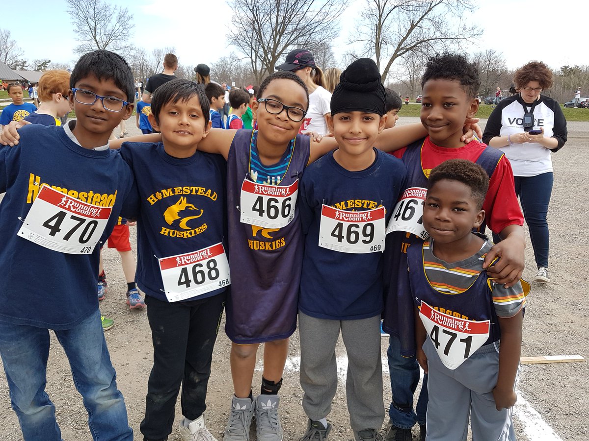 IsspMrs's tweet photo. Grade 3 boys at the start line.  Go Huskies Go! #NPCC2018 @Homestead_PS @HomesteadLLC https://t.co/FlvsY5aKex