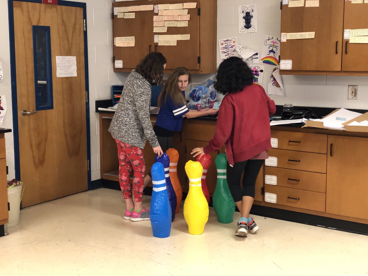 GHMSBulldogs's tweet photo. 6th grade scientists prepare for SC PASS by answering task cards at a classroom carnival! https://t.co/SaX98AOmI2
