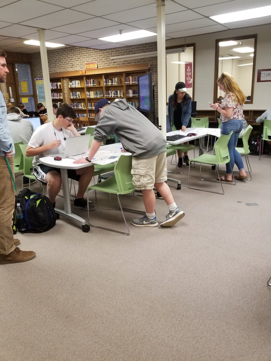 FCPSBHSMedia's tweet photo. Ss collaborating on projects for Mr. Yoho's class using the media center's new dry erase tables. https://t.co/HKrlivOEaU