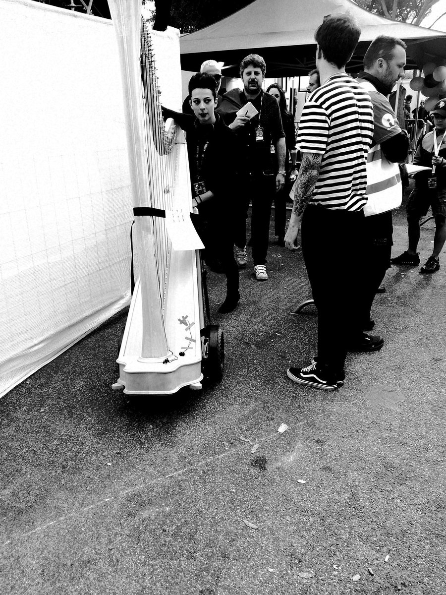 icompanymusic's tweet image. #camerini #1M2018 #StaPerSuccedere