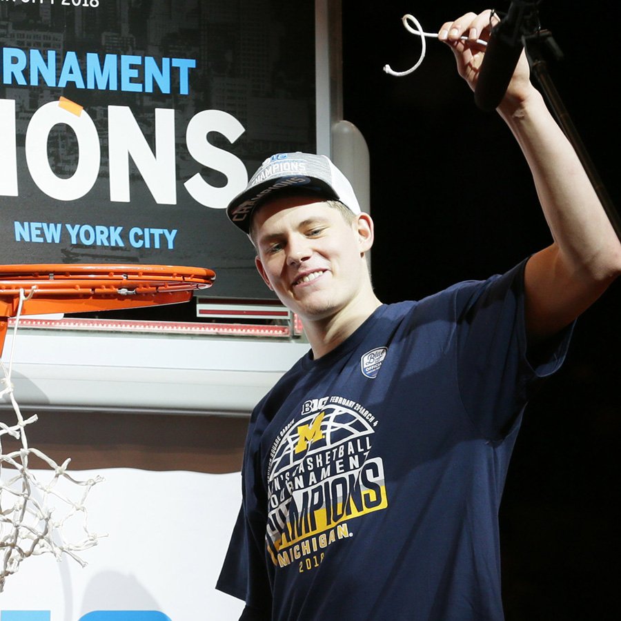 It's 🏆 Tuesday!

Thanks <a href="/moritz_weasley/">Moe Wagner</a> for helping us add a few more to our showcases!

#GoBlue 〽️🏀