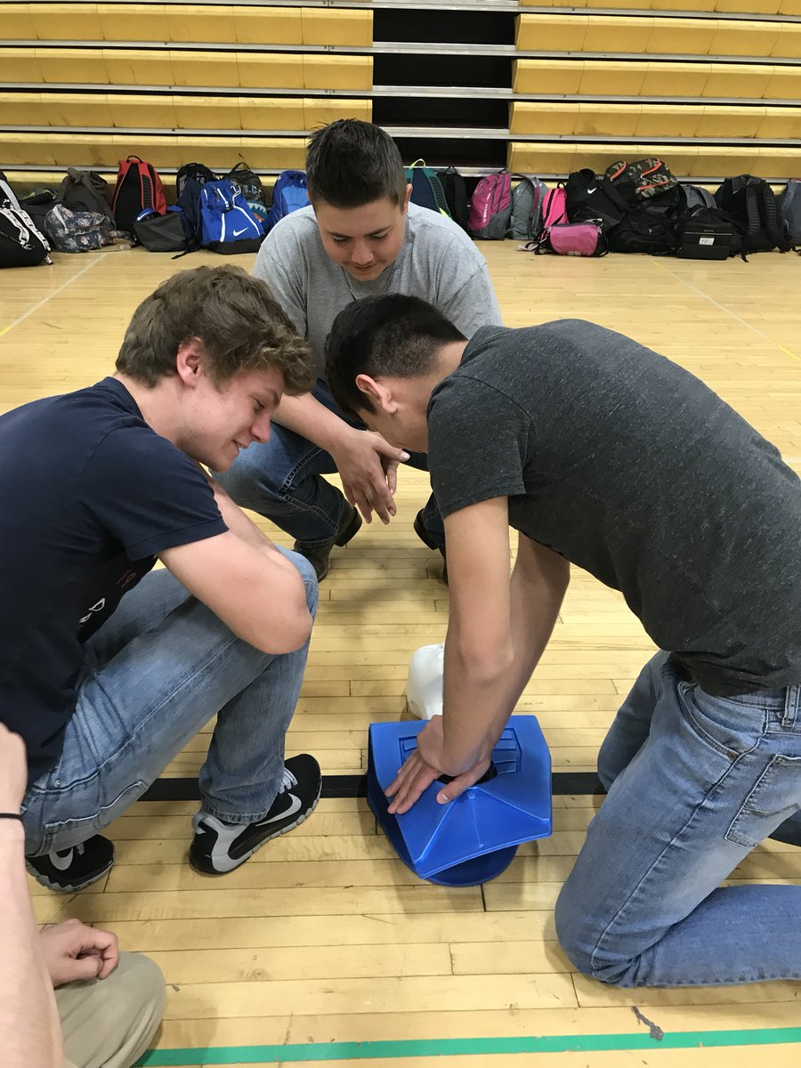 Clay_CareerTech's tweet photo. @ClayHSEagles Class of 2021 receiving their CPR and AED instruction.  Thanks to our Oregon Fire Department and @Clay_CareerTech Med Tech students.  #OCSsuccess #EaglePride  #Partnership https://t.co/HB2pN4Jhzz