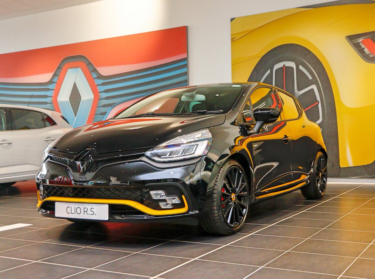 Arnold Clark They Ll Be Greeting You In The Fast Lane By Name One Of Just 15 Limited Edition Renault Clio R S 18s Is At Our Hillington Branch Catch It If