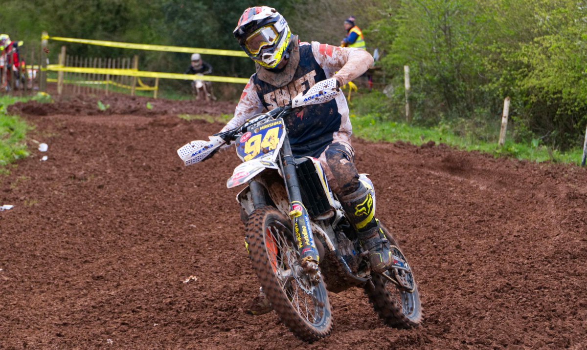 RHLPremierMX's tweet photo. Couple of photos taken by @PixelSkyav from Sunday for the opening round.
Only 2⃣5⃣ days to go until we head to Little Silver for Round 2 & 3 on 26th & 27th May.
#stblazeypremiermx #mx #motocross #britishmx #pontrilasmx #acu #rhlactivities #premiermx https://t.co/ihwAKfaum0