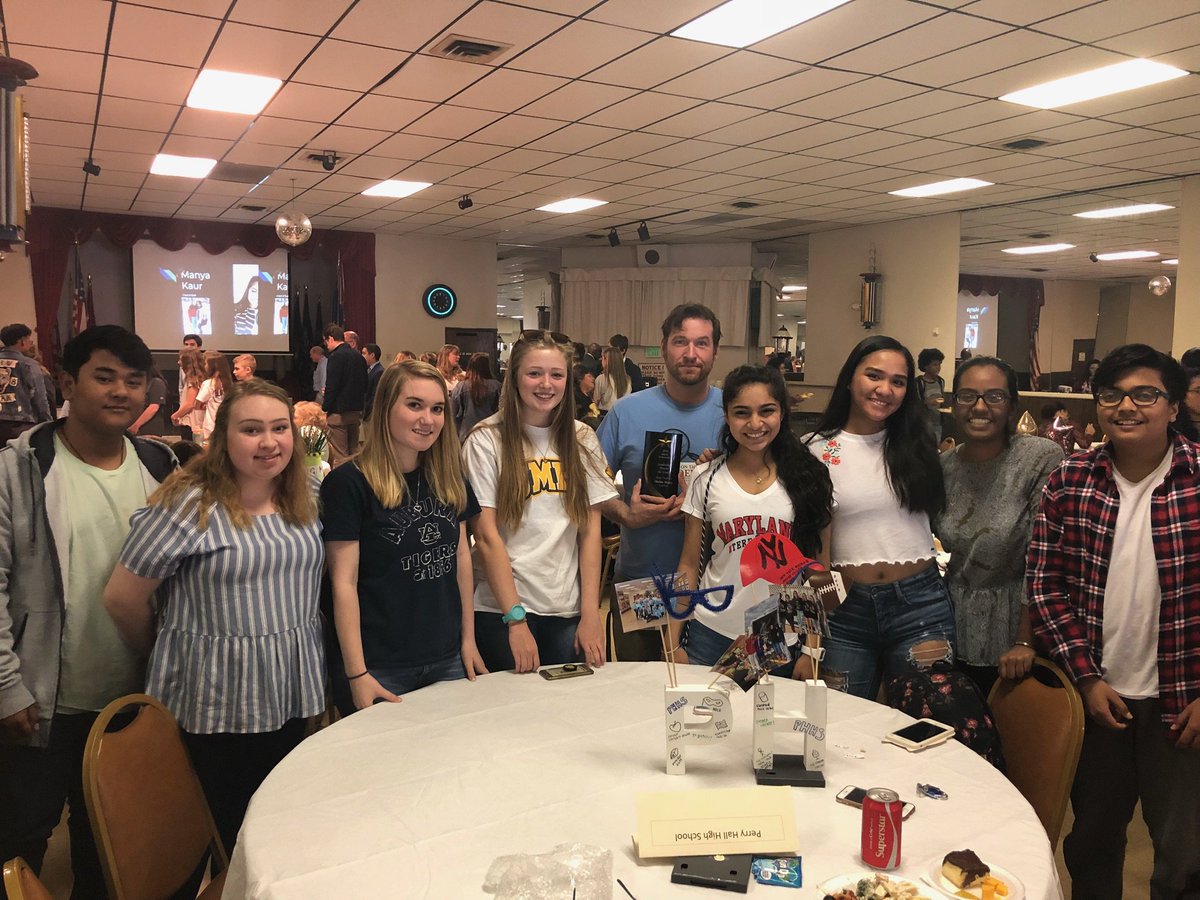 MBaikauskas's tweet photo. Our fantastic STUCO, glad I was able to attend today. @AndrewLast2 @Hall_Pride @Stuco_PerryHall https://t.co/NQdWJH62IZ