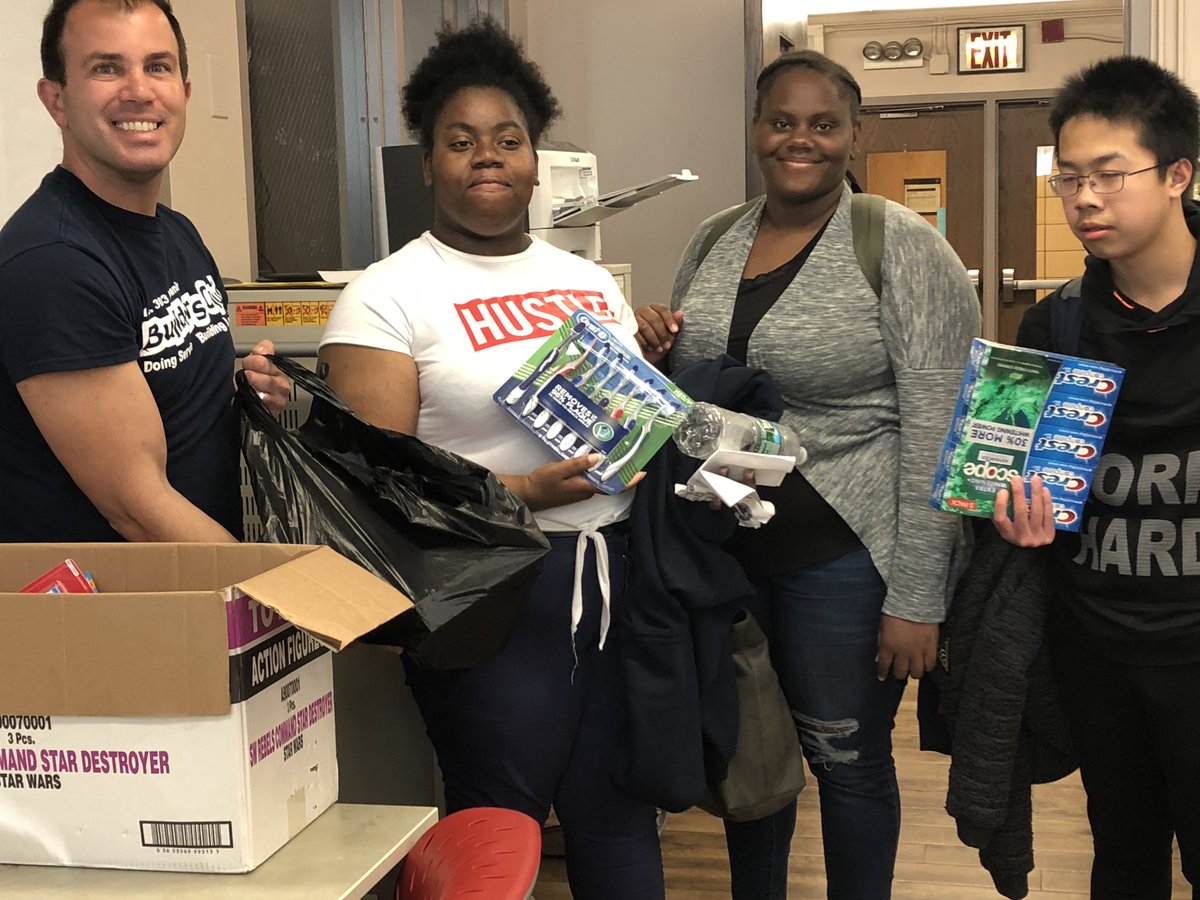jacksonfreyx's tweet photo. Doing service . Lincoln HS Key Club visiting I.S. 303 Kiwanis Builders to donate hygiene products share their experiences. Building Leaders Collaboration &amp; forming partnerships @BuildersClub @supmprayor @DOEChancellor @MarkTreyger718 @AMWilliamColton @BPEricAdams @D21_Community https://t.co/E6fRafC999