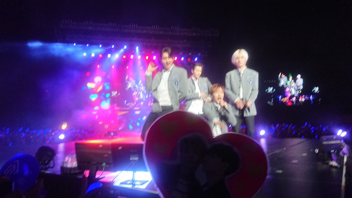 Selixxy's tweet photo. MI PRIMER SUPER SHOW!!!
FUE LO MAS HERMOSO DEL MUNDO Y LOS VI TAN CERCA
SOY MUY MUY FELIZ!!!
Realmente espero que regresen pronto 😭😭😭😭😭😭
LOS AMO TANTO!!!!!! 💙💙💙💙💙💙💙
#SS7inMexico https://t.co/IpehEVwrcD
