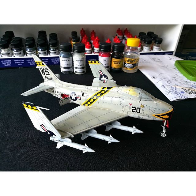 mmpaint's tweet photo. Gran trabajo en progreso con productos #MonkeyModellingPaint #FJ4B #Fury #Marines #Diamondback #aircraftmodelling #plamodel #aircraftmodel #scalemodelling #scalemodel #plasticmodelling #plasticmodel #aircraft #hobby #hobbie #HobbyBoss… https://t.co/TiIcOeQQ2C https://t.co/7sy5oFzxMv