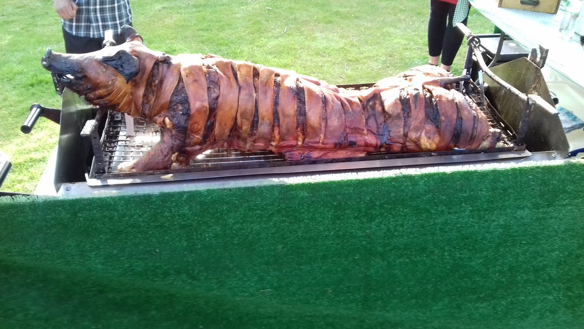 hogsnbbqs's tweet photo. Love a good hog roast #hogroastcaterers https://t.co/Ose7ns9oSV