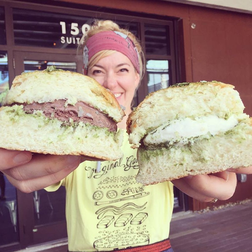 eobrewingco's tweet image. Chocolate or vanilla, what’s your poison?? Home made milk bread ice cream sandwiches with coconut and matcha tonight @eobrewing! #straightouttashortgrain #sweets #milkbread #matcha #icecreamsandwich #Repost @ShortGrainTruck