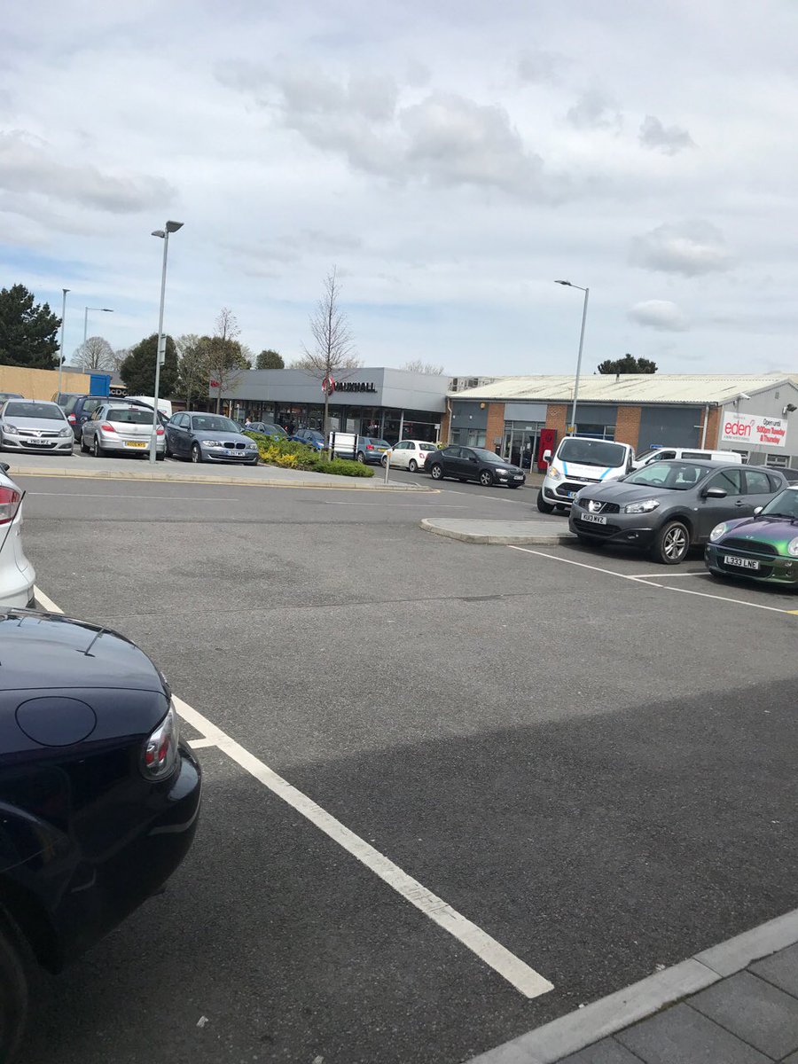 UGoGirlnails's tweet photo. It really was trying to be a nice day. #Exeter #tryingtoshine #tuesdays #salonservices https://t.co/eZHsZ220v9