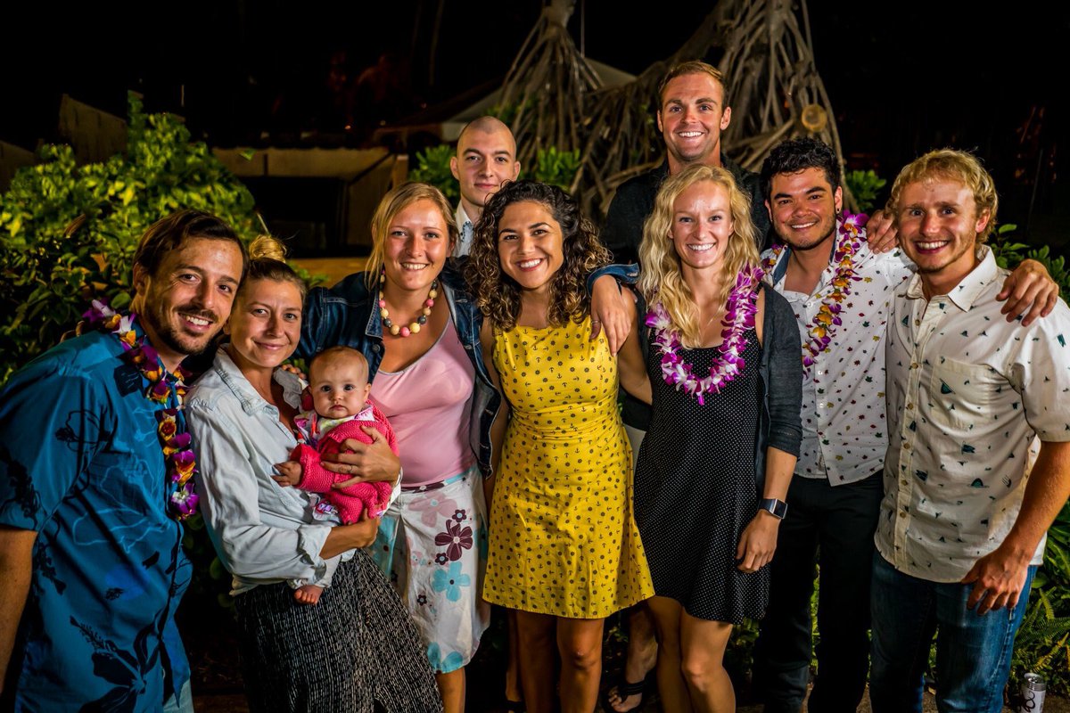 @GatesCoralLab family at #Testers2018! Shout out to @TheHufferfish for winning best presentation! Next year’s #Tester is in good hands!  Thank you <a href="/Pilialoha/">pilialoha</a> photography for the shot! <a href="/himb_soest/">Hawai‘i Institute of Marine Biology</a>