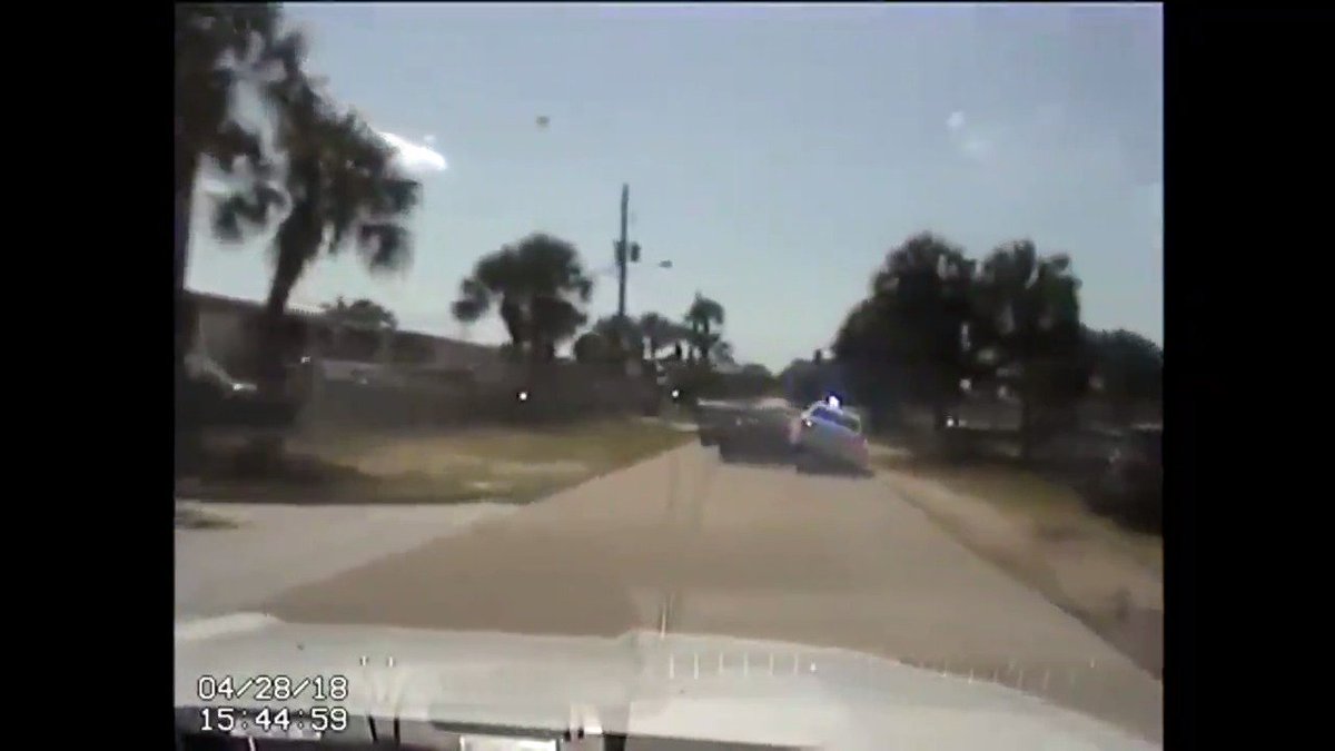 Florida carjacking chase ends in wild way as deputy's car gets caught and almost flips over bit.ly/2jlY9pd https://t.co/uyL3Bzf55l