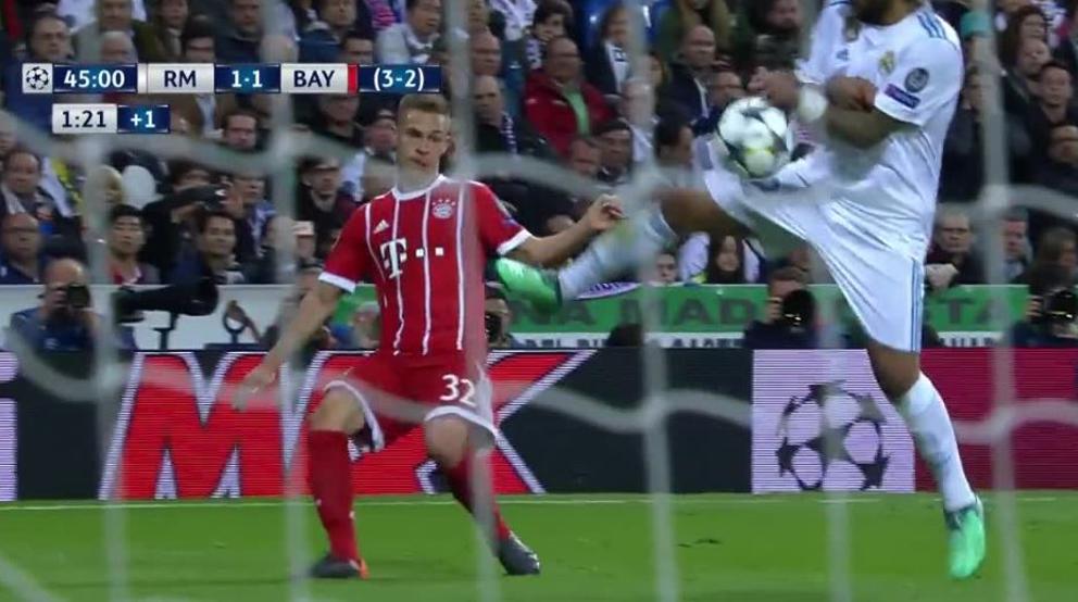 El árbitro no señala penalti por manos de Marcelo dlvr.it/QRQmJ8