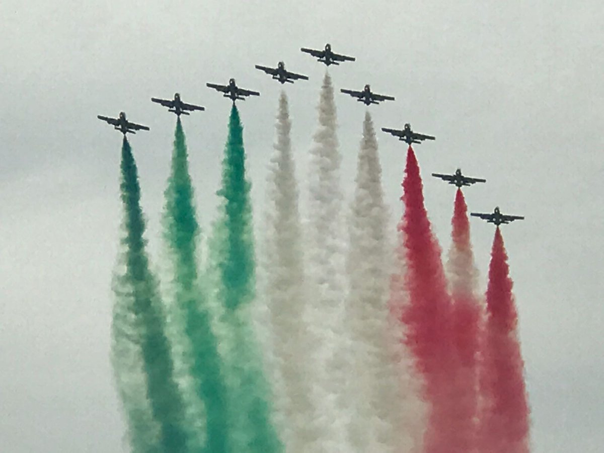 #Rivolto orgoglio italiano, Frecce Tricolori. Complimenti all'ottima organizzazione dell'evento di presentazione della pattuglia acrobatica nazionale. Felice di essere stata invitata. il mio #1Maggio2018 #PAN