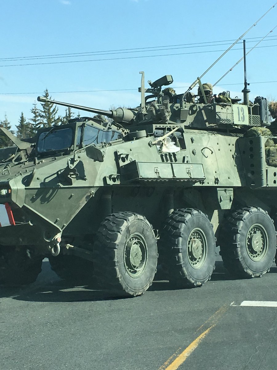 Kennedy_Farms's tweet photo. You never know what you might see on your way home from work! https://t.co/U4MDUa6Xvv