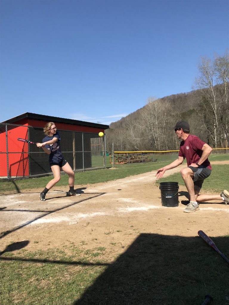 PAHSsoftball17's tweet photo. Beautifulful day for some ball https://t.co/2EF3EH5VBu