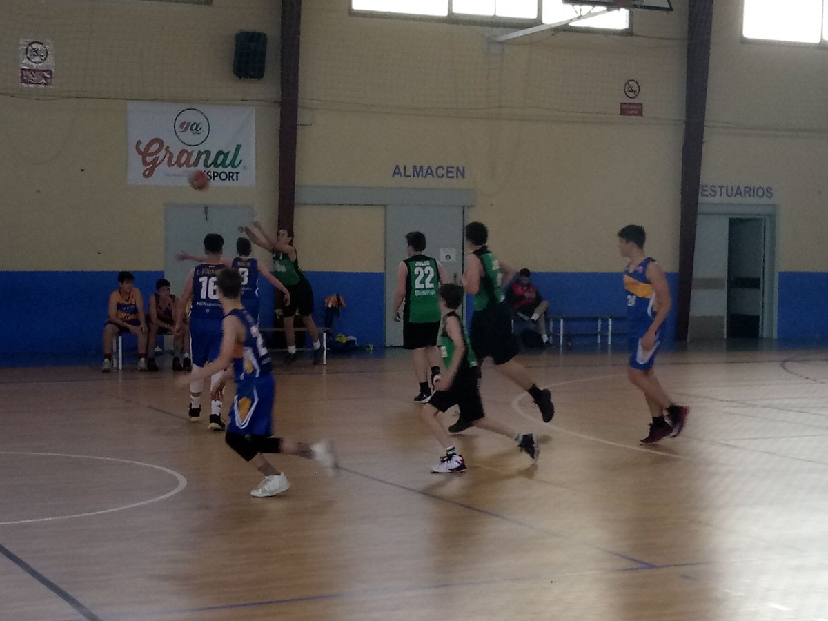 CABAtarfe's tweet photo. El infantil masculino disfrutó este martes de un partido amistoso ante nuestros amigos de @cpagustinos buen partido de ambos! 
 #vamosAtarfe #Atarfetienebaloncesto https://t.co/2RJ3udA9Gz