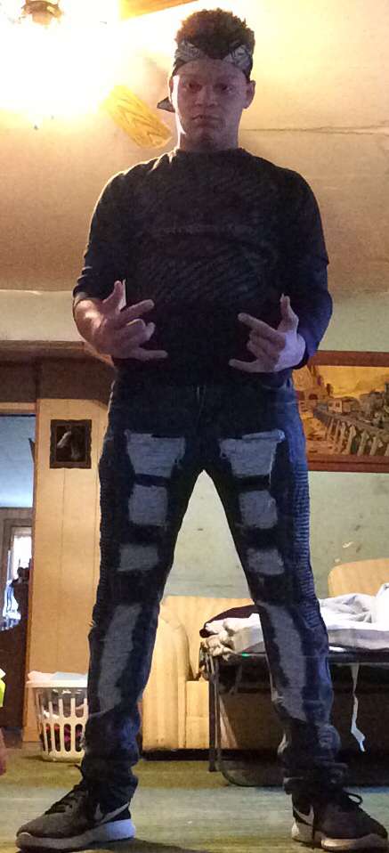 robert_rip's tweet image. It's almost my 18  birthday who trying to pick me up