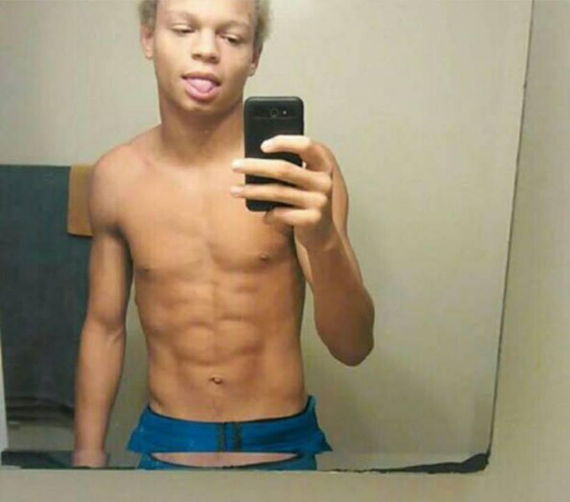 robert_rip's tweet image. It's almost my 18  birthday who trying to pick me up