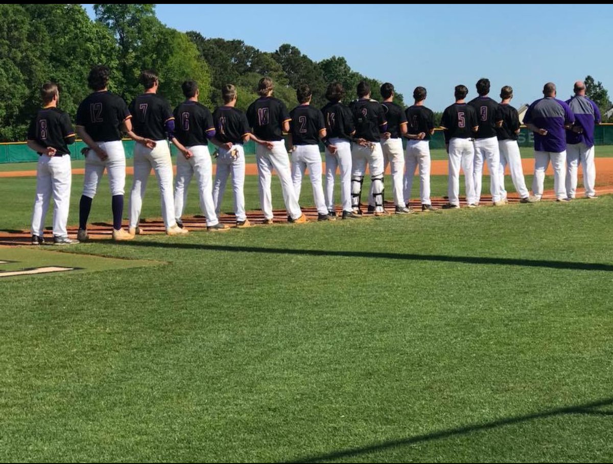 mbfabaseball's tweet photo. 10 goes behind my brothers. thank you guys for a great final season. and thank you to @swanseatigersbb , coach oldaker and @dsox316  for being great coaches. I wouldn’t be the person I am without y’all. Forever a tiger #2k18 #MyFinalRide https://t.co/jz89kcMGvk