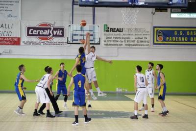 Play Off und 20 :i Grifoni si impongono e passano il turno ! PADERNO DUGNANO - MAZZOLENI PIZZIGHETTONE 63-72 dlvr.it/QRQrLG