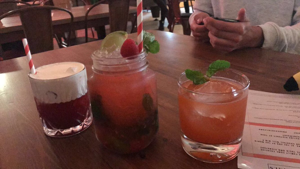 pixieMcCarthy's tweet image. Enjoying some cocktails #Waxnewqu