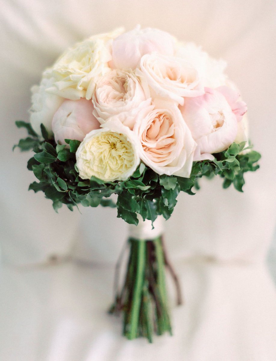 California Boho Meets Coastal Santorini in this Dreamy Greek Wedding from <a href="/greenweddingsho/">Green Wedding Sho</a> buff.ly/2HMakd3