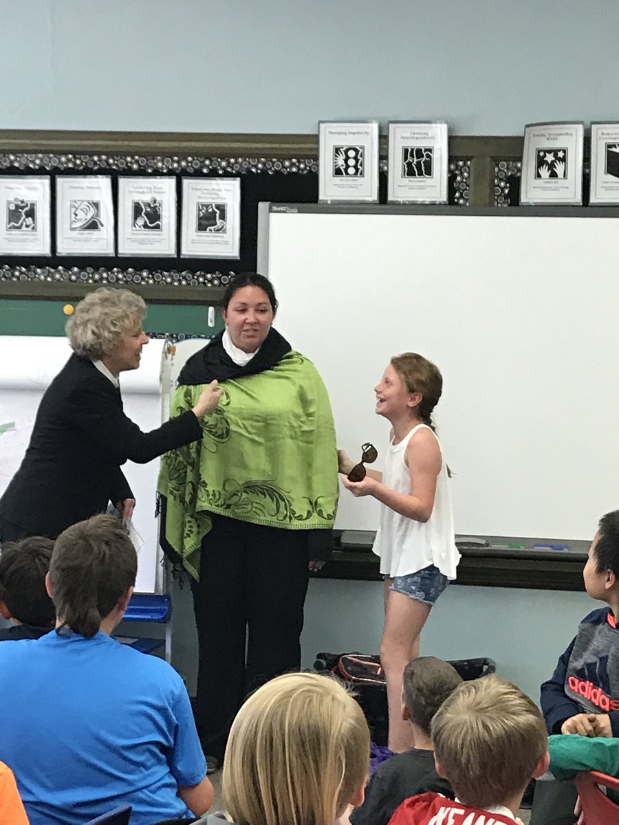 Ellsworth2_4th's tweet photo. Be Smart, Be Safe learning with Mrs. Browning.  Thanks for helping us learn Mrs. Letsch! #Inspire203 @Ellsworth_4th @NapervillePD https://t.co/uki6FohklC